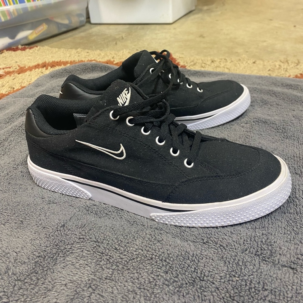 Nike womans Size 9